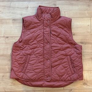 Lou & Grey Quilted Vest in Warm Terracotta